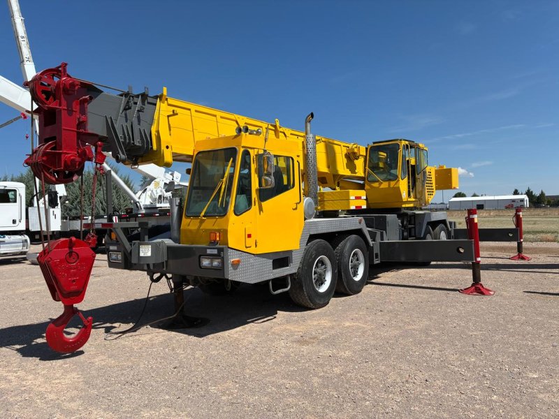 Camion grua montada
